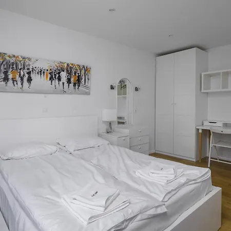 Apartmán Bright & Cozy 1bd With Balcony Close To South Park By Flat Mаnager Sofie