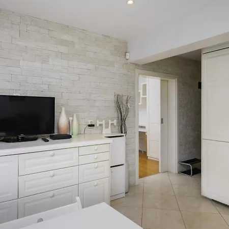 Bright & Cozy 1bd Close To South Park By Flat Mаnager * סופיה