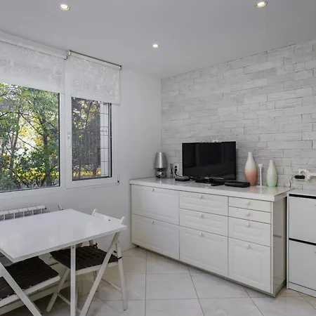 Bright & Cozy 1bd Close To South Park By Flat Mаnager * סופיה